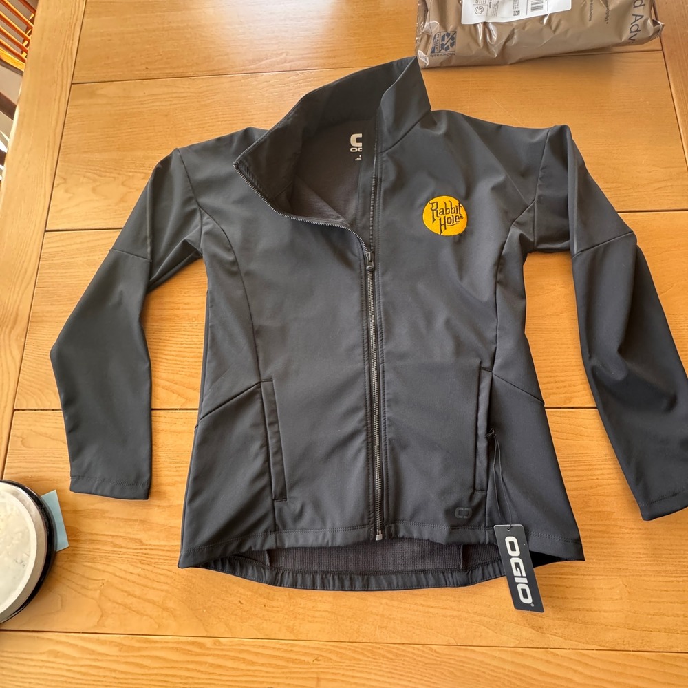 OGIO Softshell Jacket Mens Small Black Rabbit Hole Bourbon Logo Stretch Gorpcore